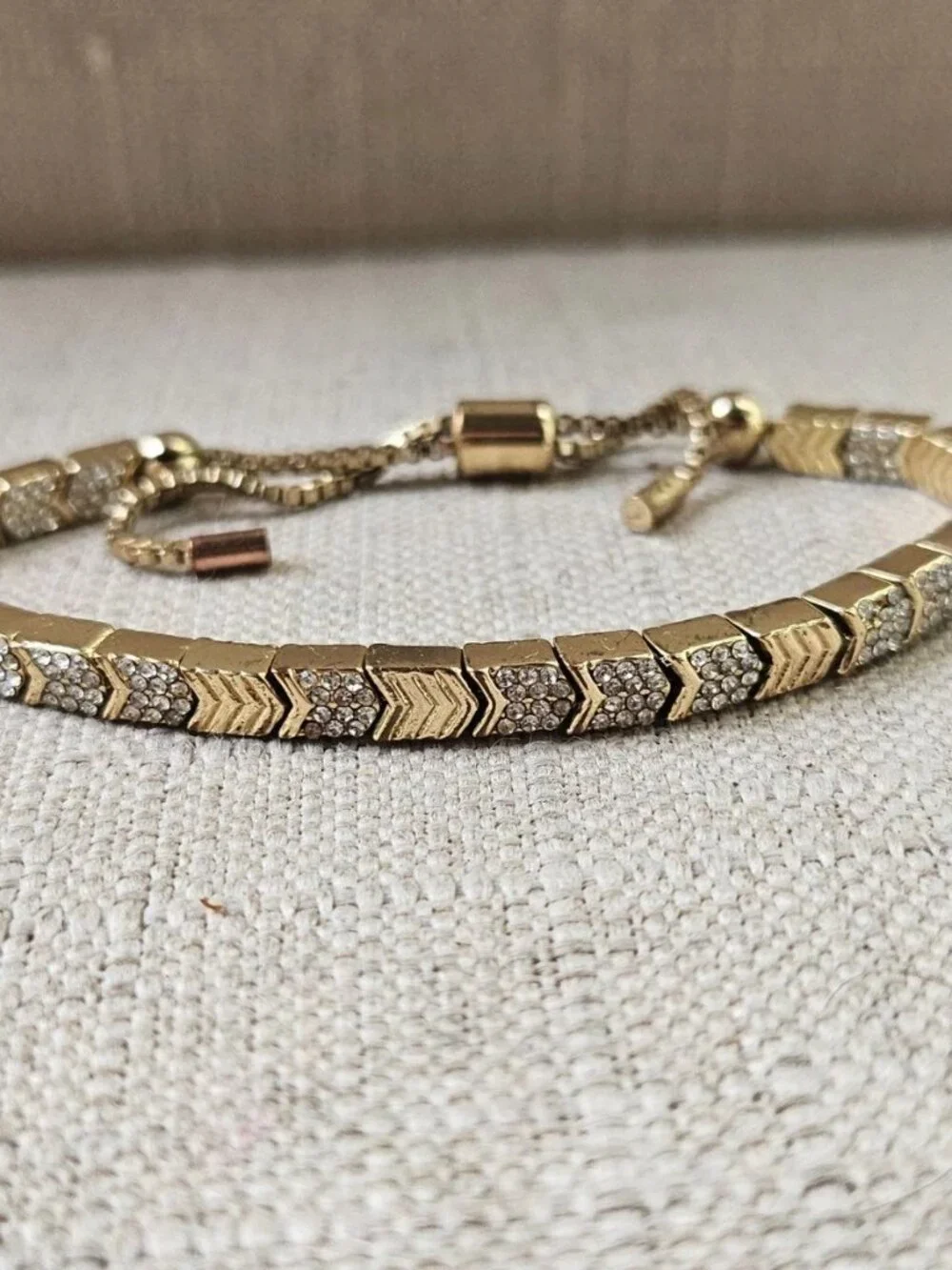 Fashion Bracelet Gold Tone Fashion Jewelry Wrist Band Size Adjustable Unbranded